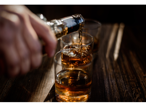 Alkohole mocne – nowe trendy, nowa jakość